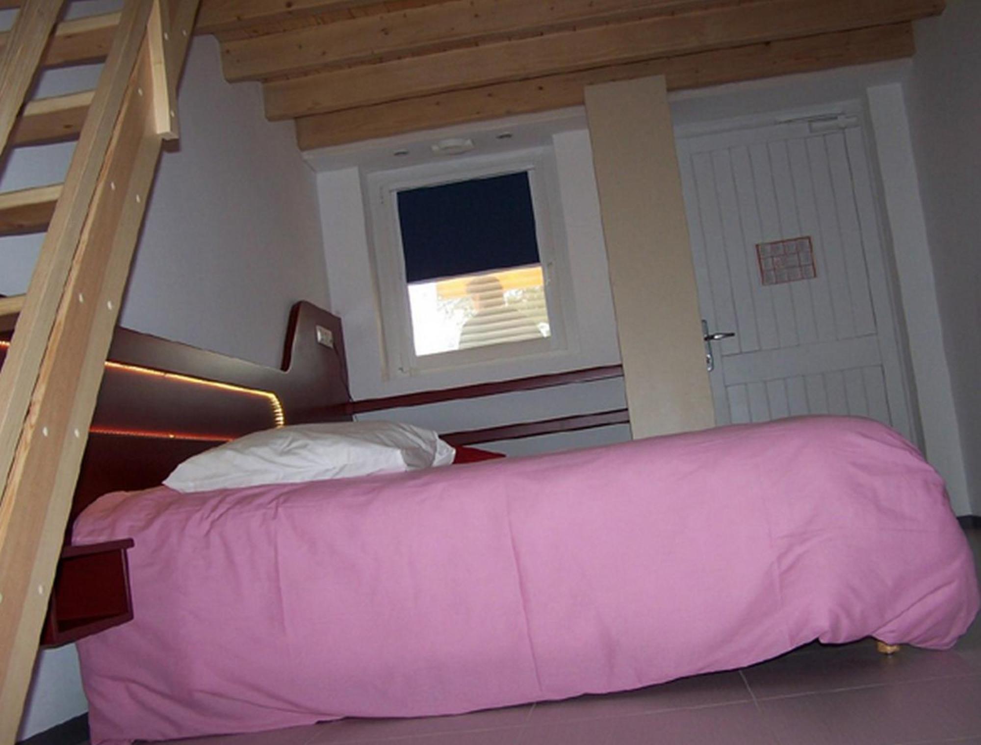 Hotel Le Richevaux Neufchâteau Esterno foto