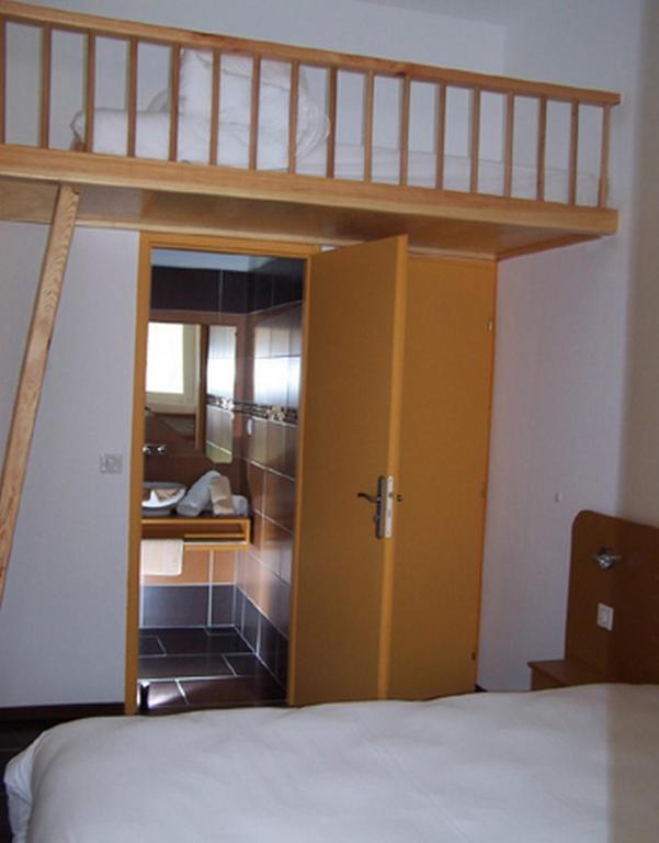 Hotel Le Richevaux Neufchâteau Esterno foto